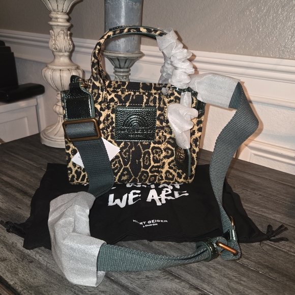 Kurt Geiger Leopard Print Handbag - Black and Gold Metalic Green. price Firm - Picture 7 of 10